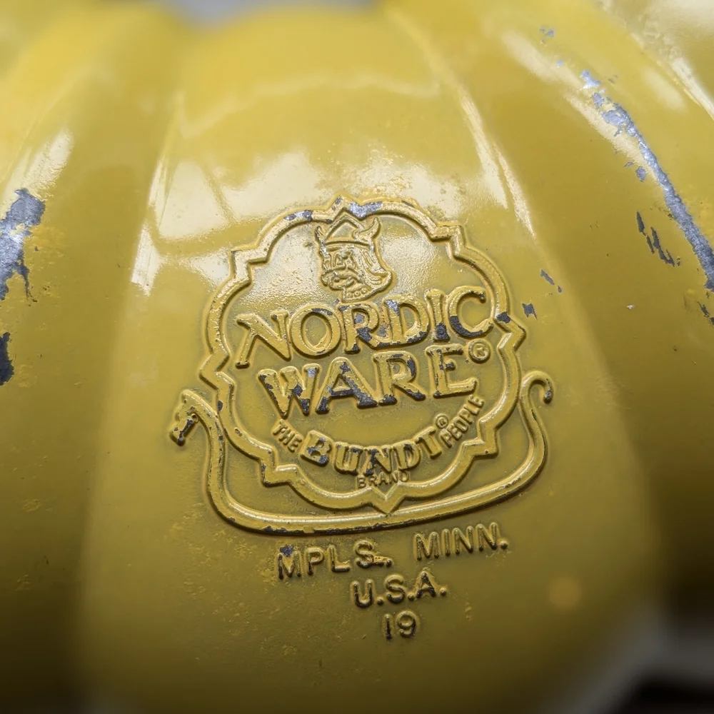 Vintage Nortic Ware Yellow Bundt Cake Pan NWOT Retro Heavy 10